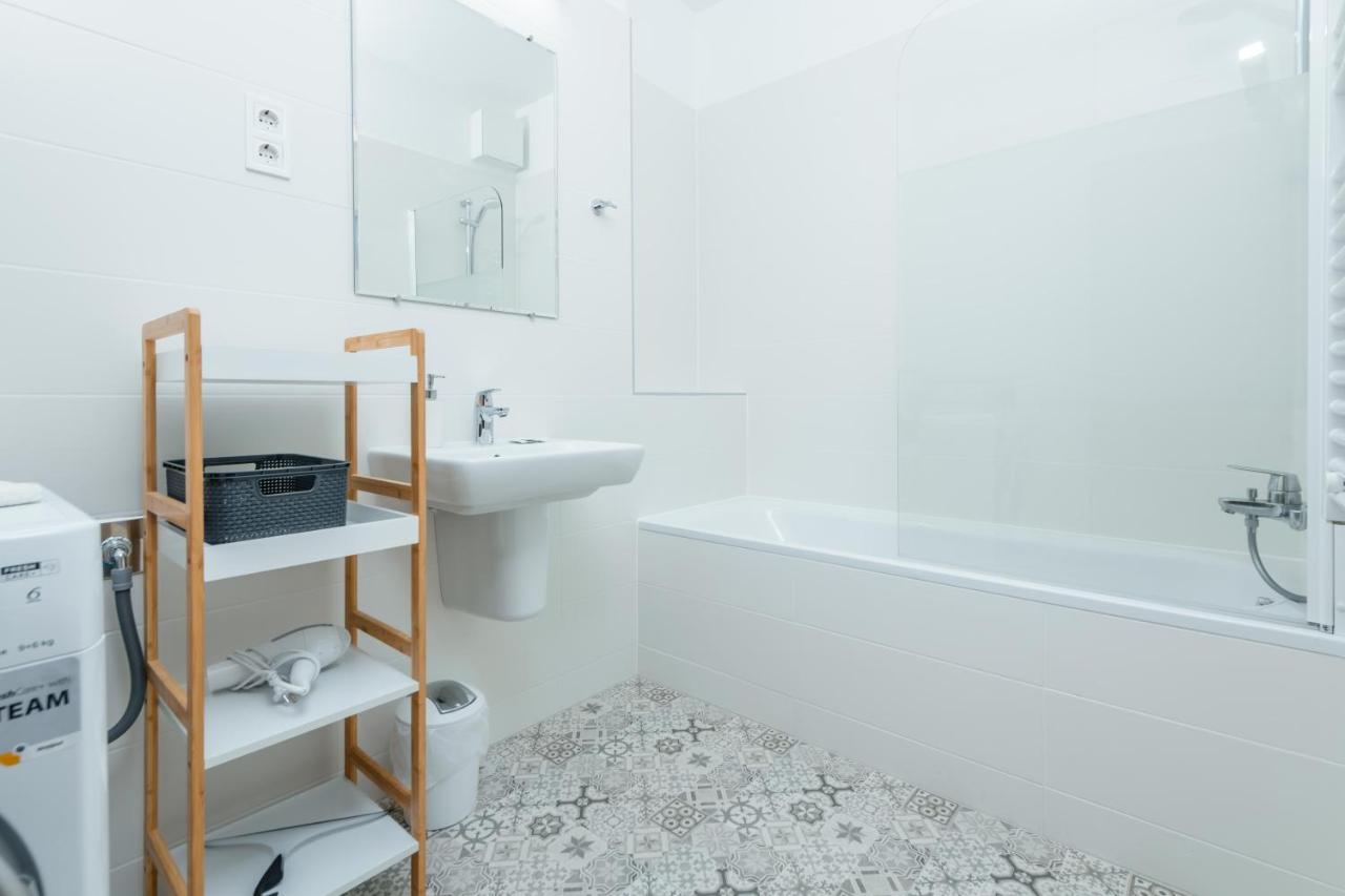 Apartment Westside By Urbanrent
