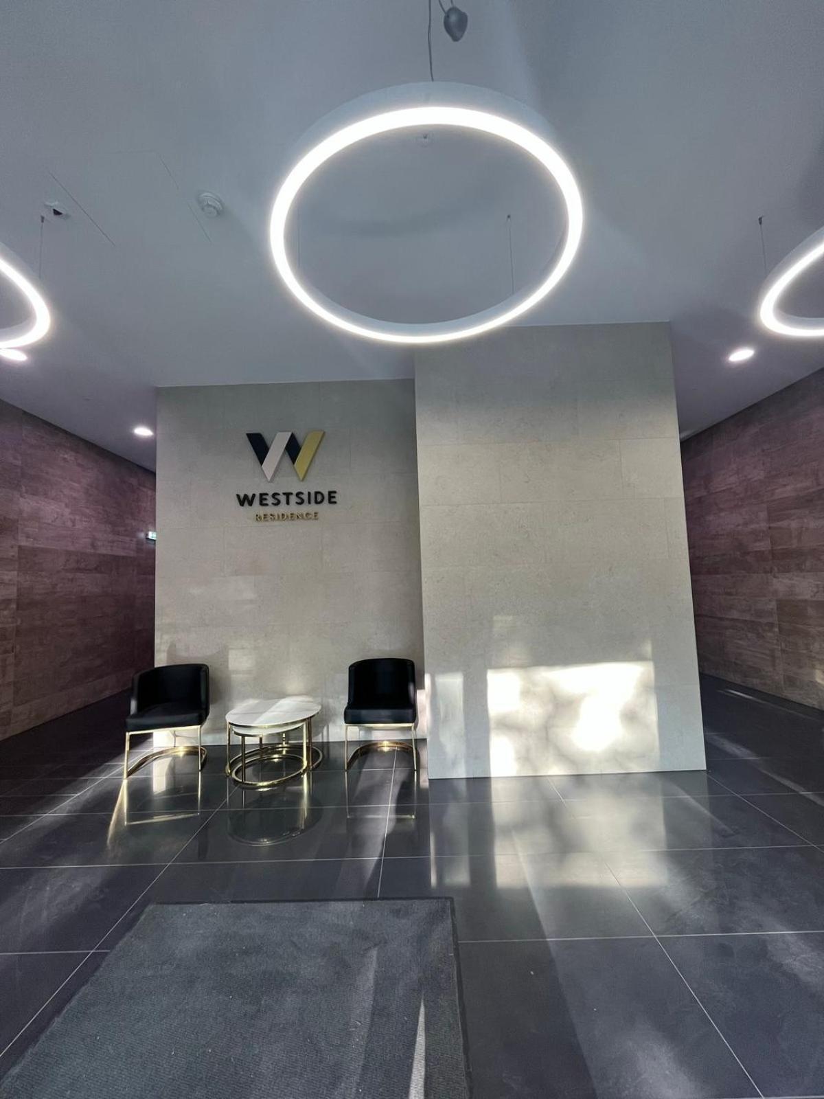 Westside By Urbanrent Apartment Budapest